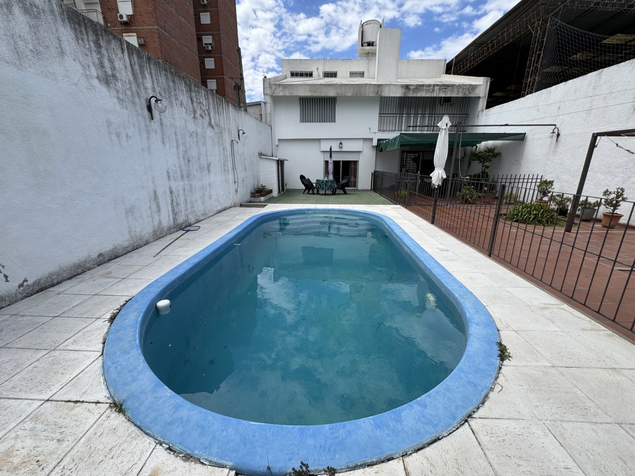 VENTA - Casa 4 dormitorios centrica