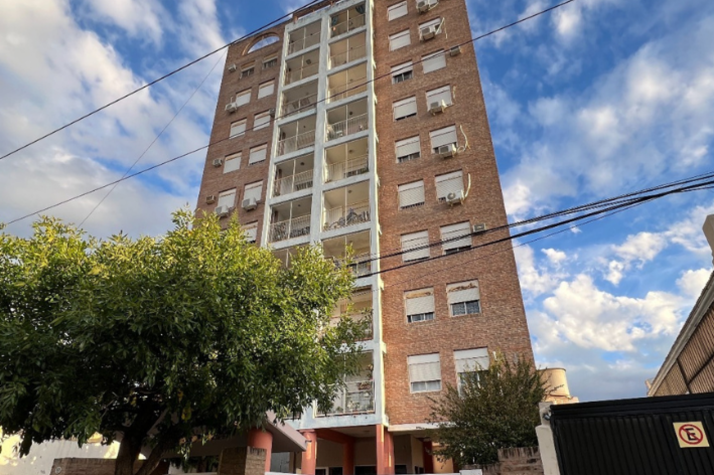 VENTA - Departamento 2 dormitorios con cochera