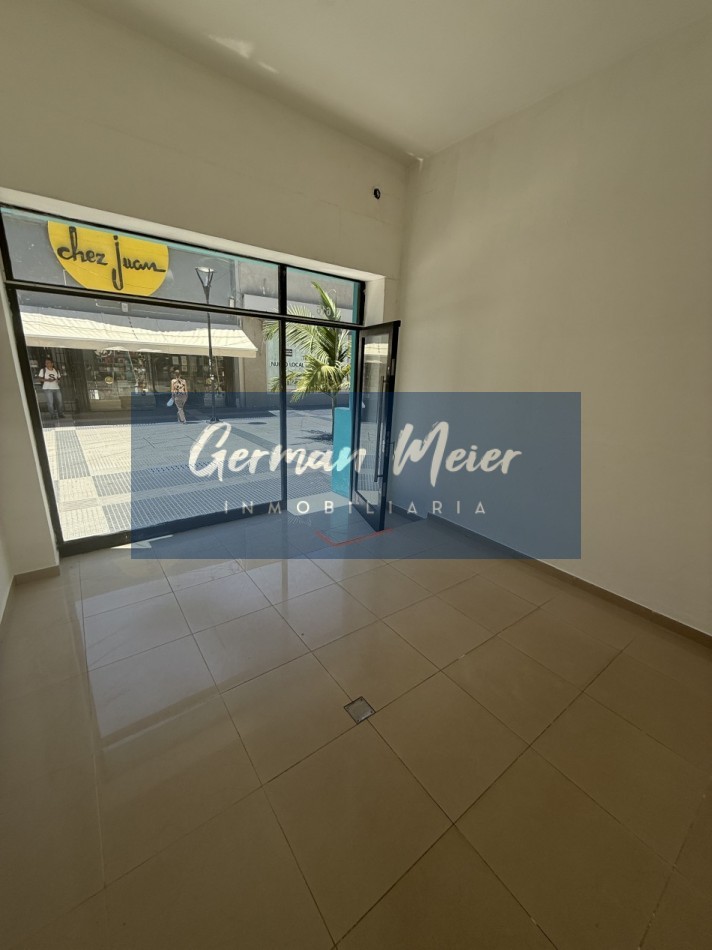 ALQUILER - LOCAL COMERCIAL EN PEATONAL SAN MARTIN 