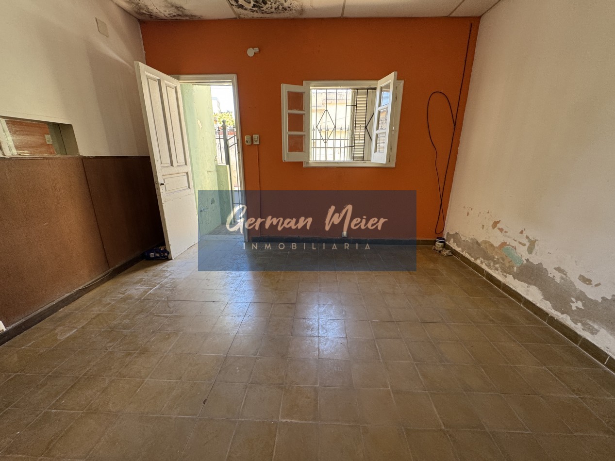 VENDO CASA CENTRICA EN PARANA - DOS CASAS EN UNA CON COCHERA