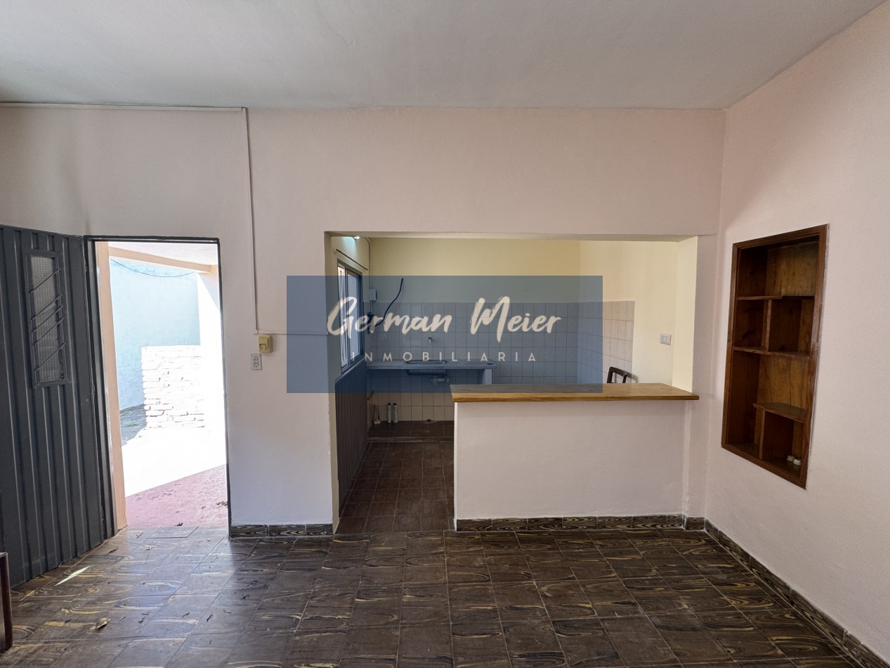 VENDO INMUEBLE ZONA DON BOSCO Y DIAZ VELEZ (DOS CASAS EN UNA)