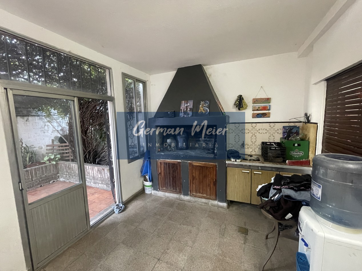 VENDO - Casa 2 dormitorios con patio y cochera APTA CREDITO HIPOTCARIO en Parana - Entre Rios