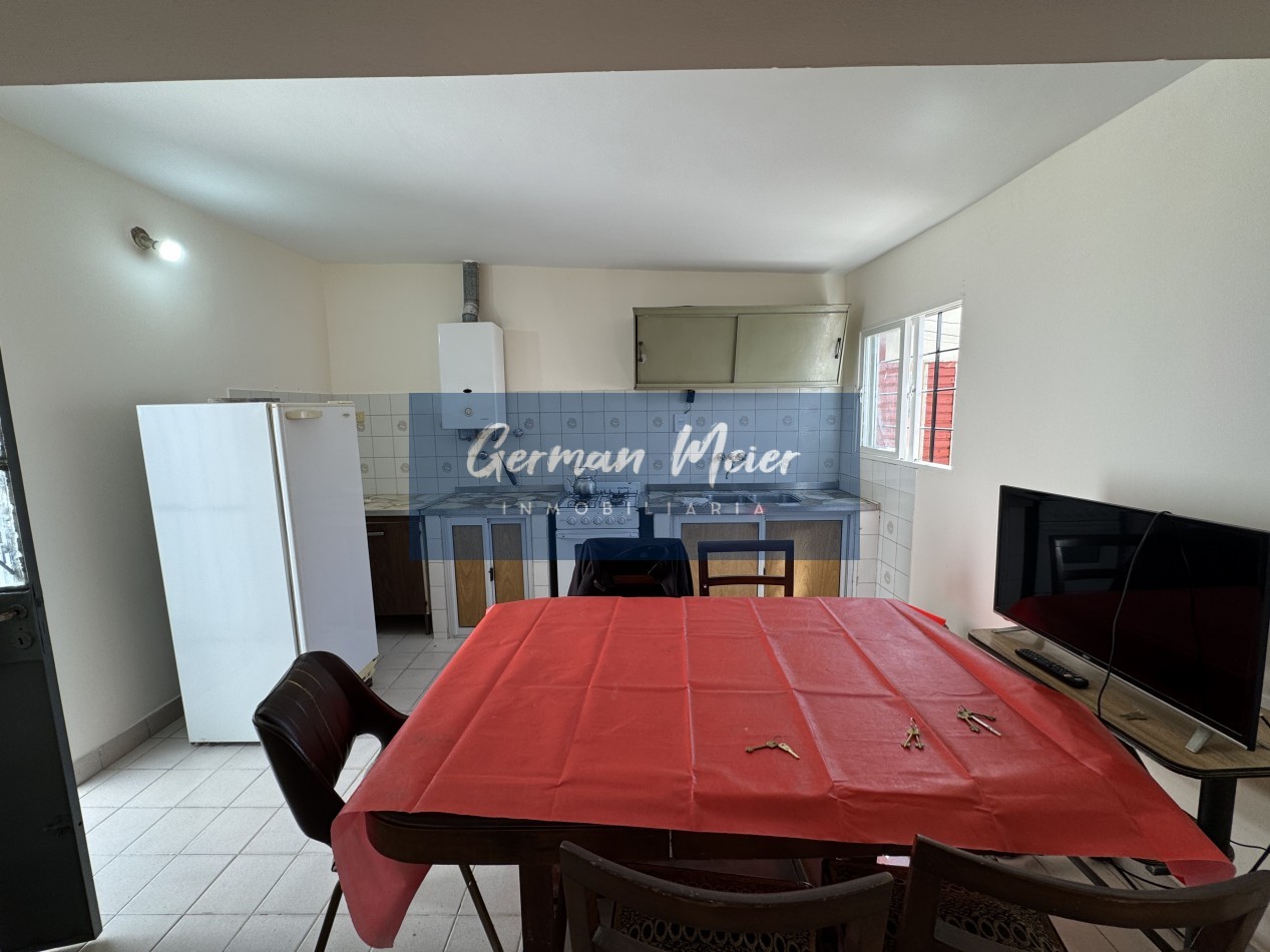 VENDO INMUEBLE ZONA DON BOSCO Y DIAZ VELEZ (DOS CASAS EN UNA)