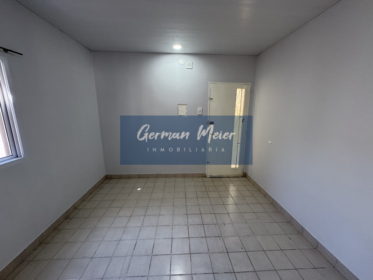 VENDO INMUEBLE ZONA DON BOSCO Y DIAZ VELEZ (DOS CASAS EN UNA)