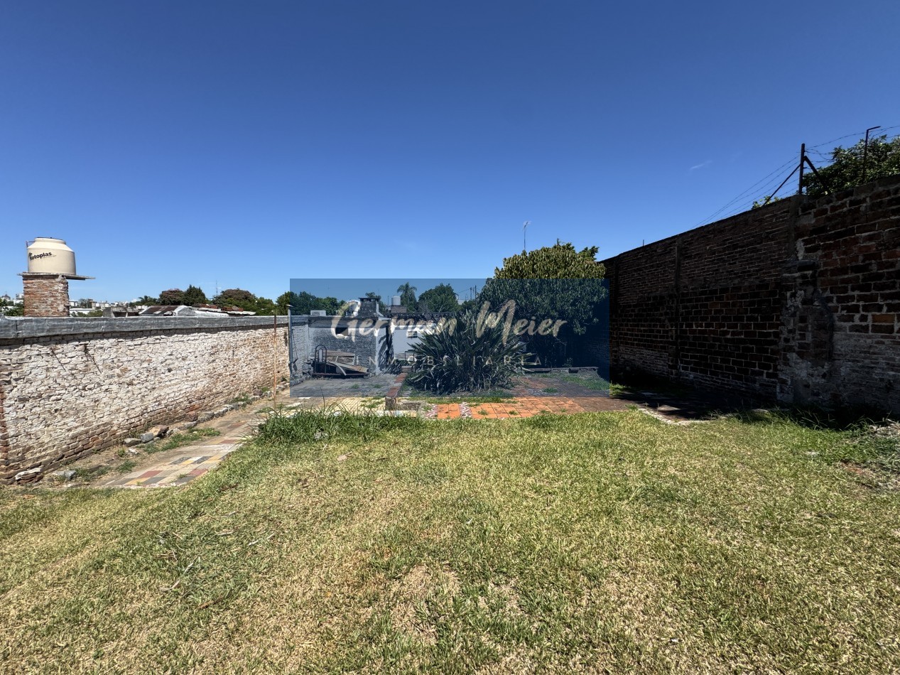 VENDO CASA CON AMPLIO TERRENO 790 m2 - CALLE FRANCISCO SOLER