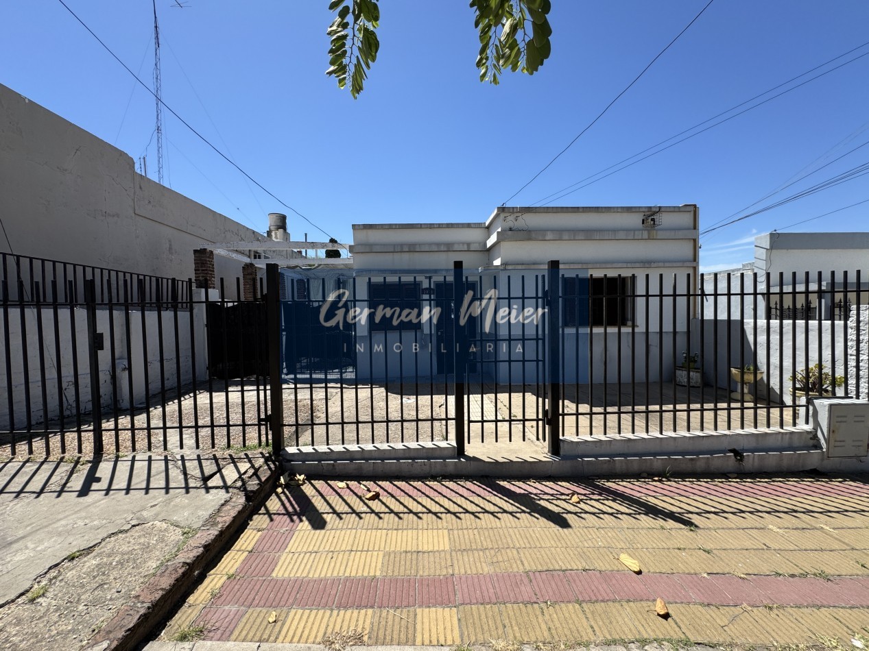 VENDO CASA CON AMPLIO TERRENO 790 m2 - CALLE FRANCISCO SOLER