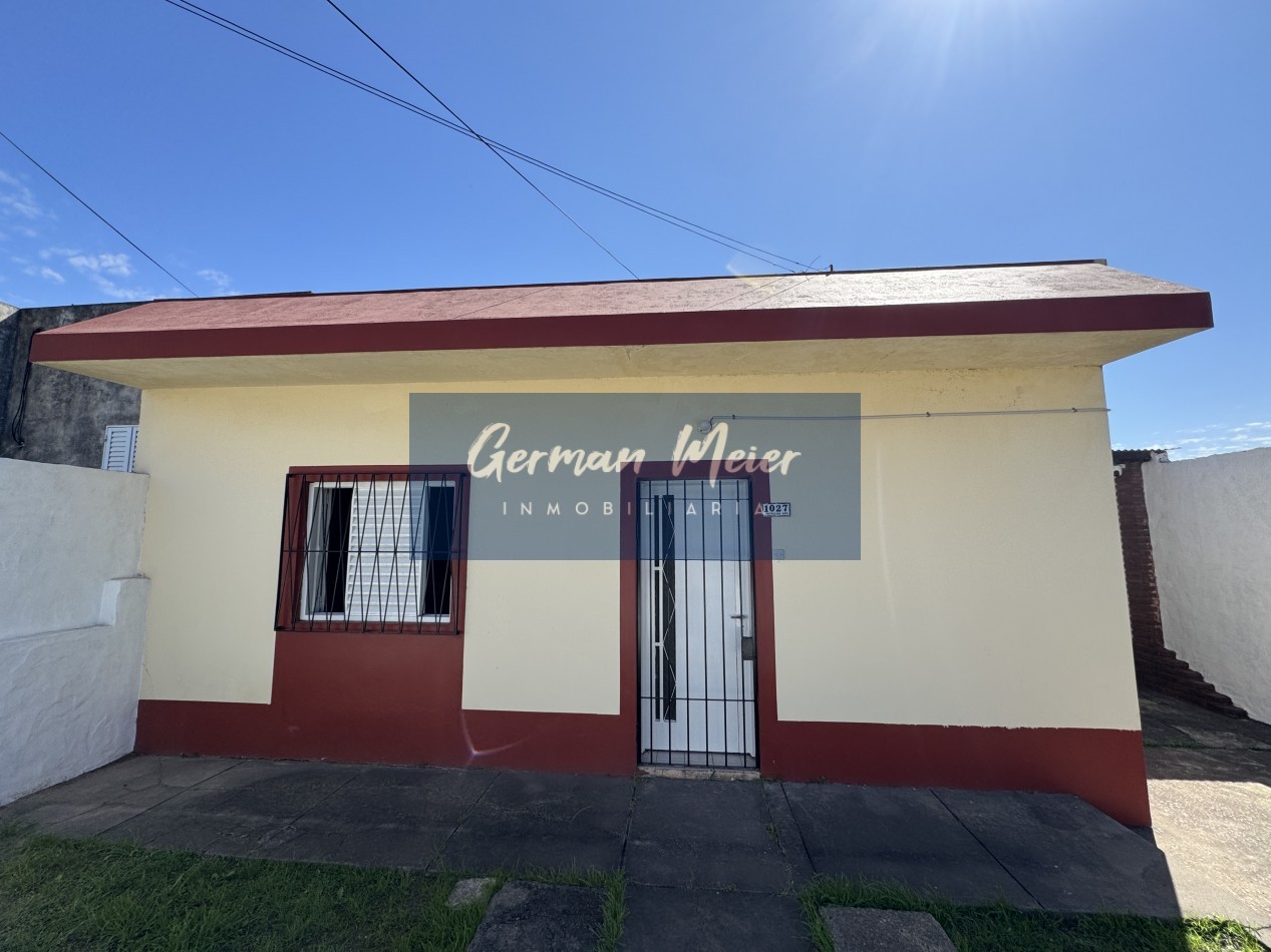 VENDO INMUEBLE ZONA DON BOSCO Y DIAZ VELEZ (DOS CASAS EN UNA)