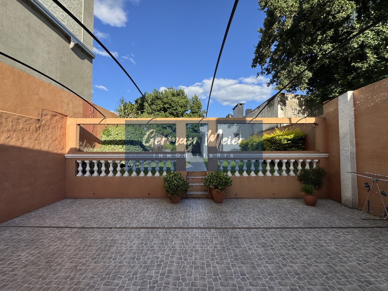 VENDO CASA CENTRICA - Zona La Rioja y Uruguay 