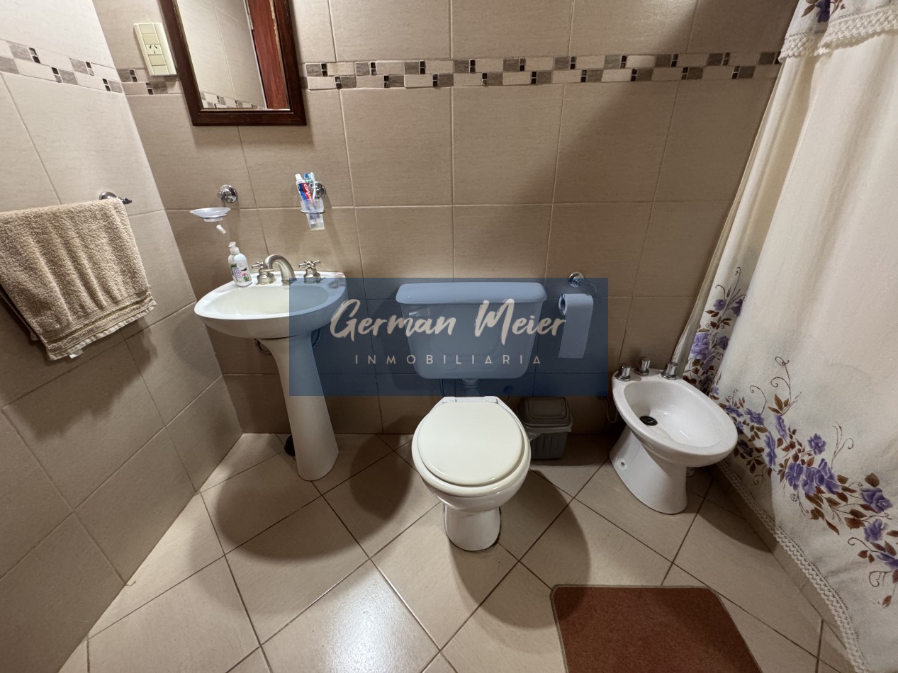 SE VENDE CASA CON AMPLIO TERRENO