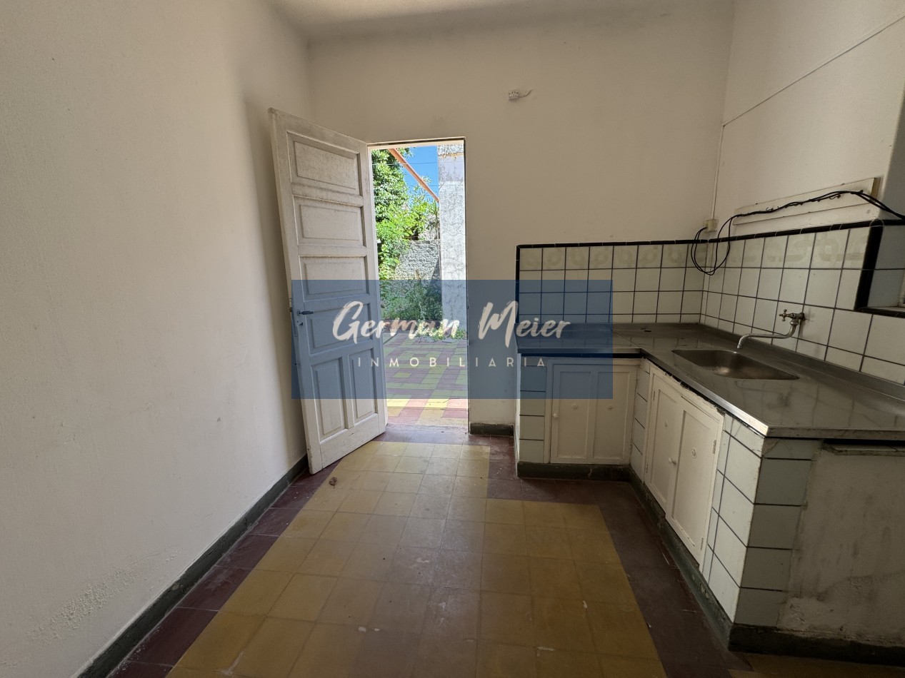 VENDO CASA CENTRICA EN PARANA - DOS CASAS EN UNA CON COCHERA