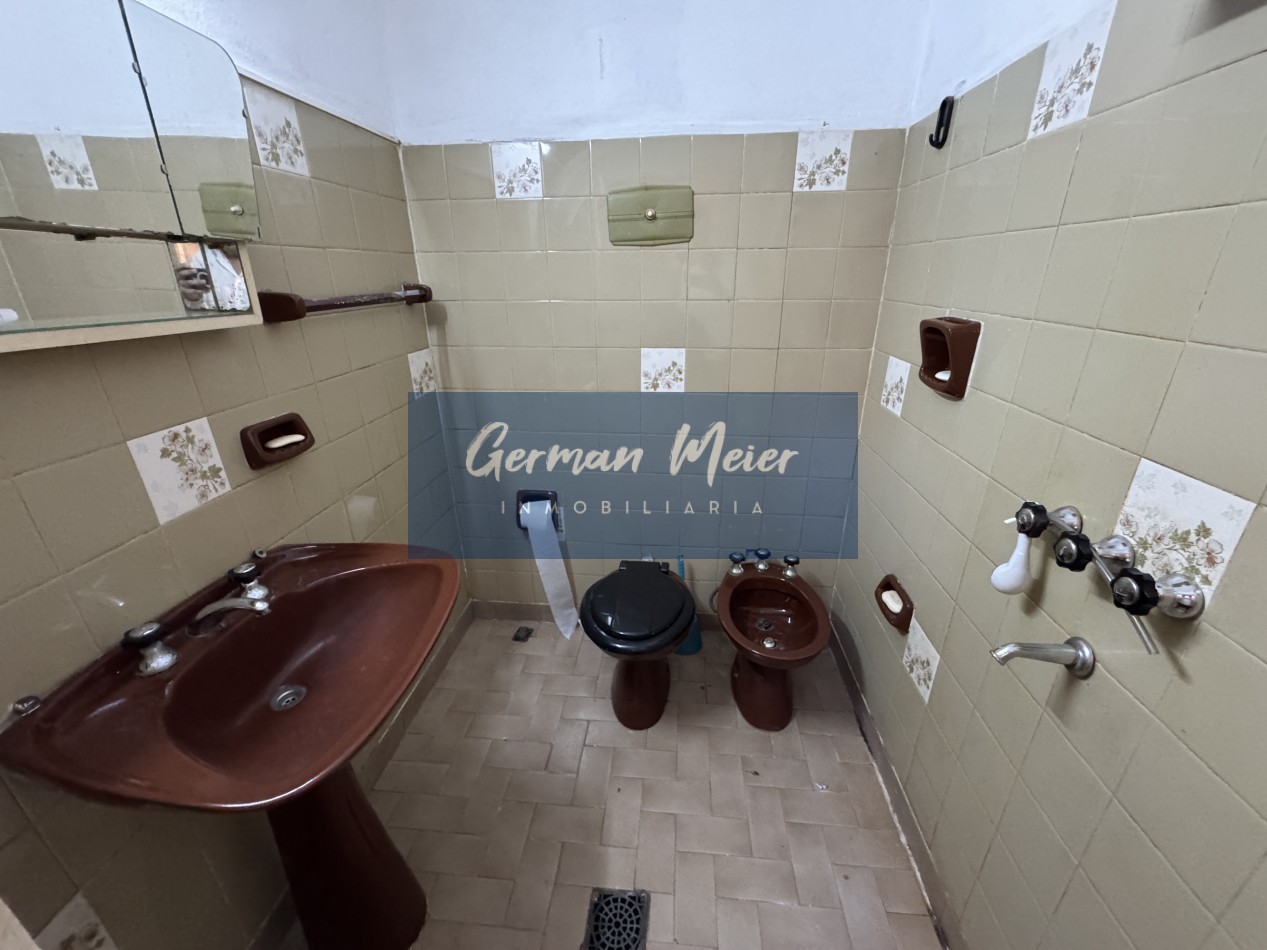 VENTA | Casa de 2 dormitorios - Zona 3 de Febrero y Vucetich - Parana