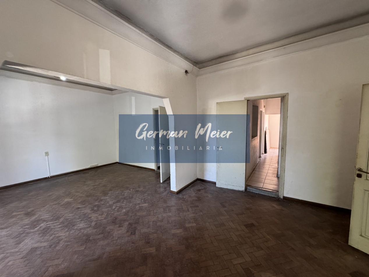  VENTA | Departamento en calle Pellegrini y Montevideo