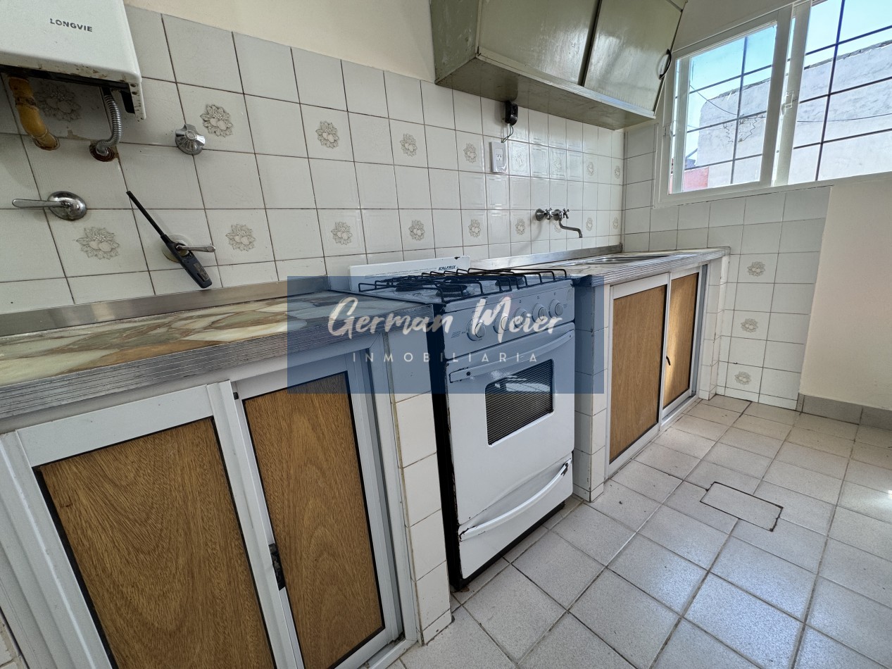 VENDO INMUEBLE ZONA DON BOSCO Y DIAZ VELEZ (DOS CASAS EN UNA)