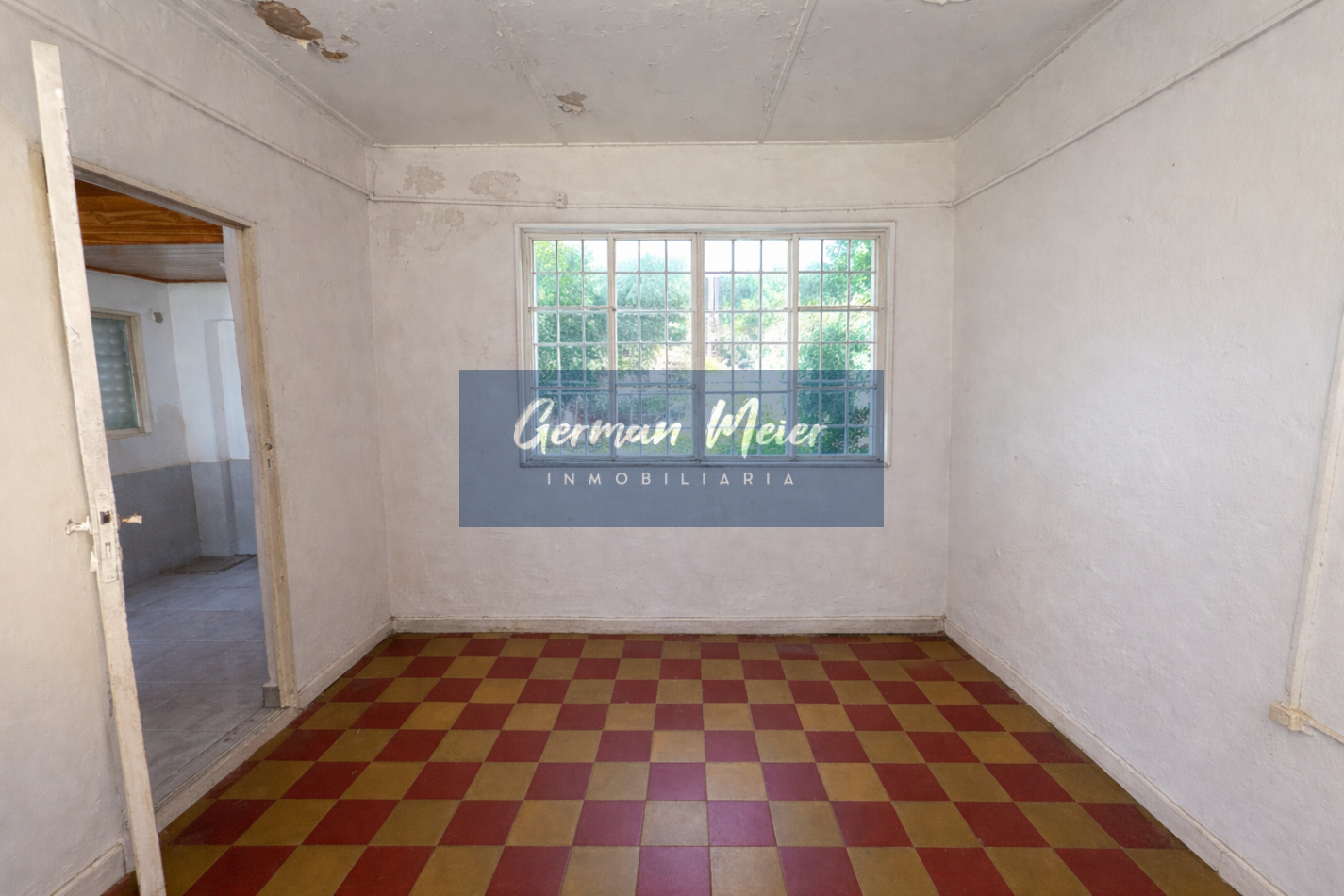 SE VENDE CASA A MEDIA CUADRA DE AV. ALMAFUERTE