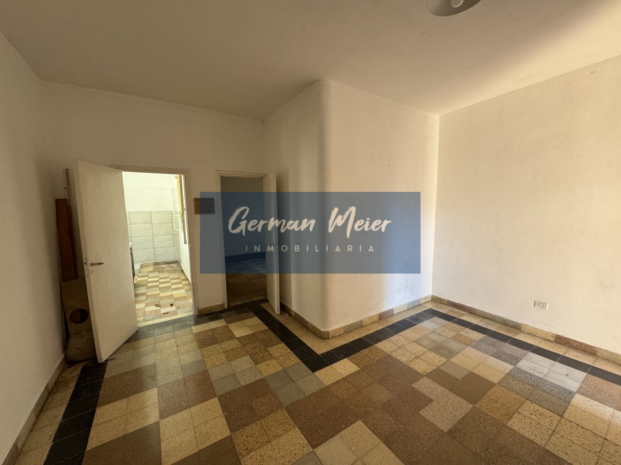 VENDO CASA CENTRICA EN PARANA - DOS CASAS EN UNA CON COCHERA