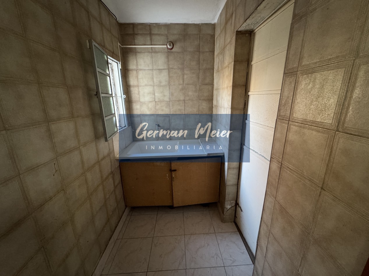 VENTA | Casa de 2 dormitorios - Zona 3 de Febrero y Vucetich - Parana