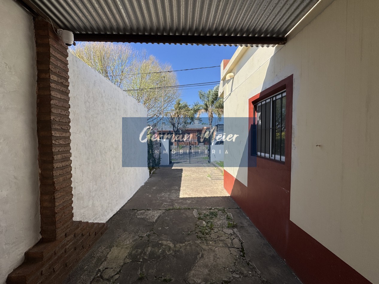 VENDO INMUEBLE ZONA DON BOSCO Y DIAZ VELEZ (DOS CASAS EN UNA)