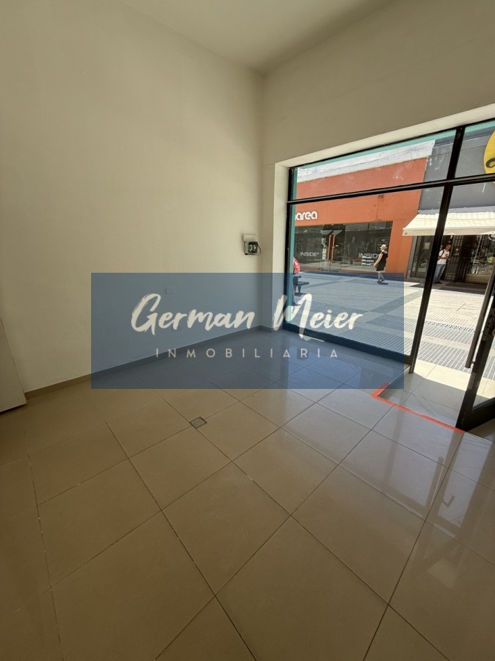 ALQUILER - LOCAL COMERCIAL EN PEATONAL SAN MARTIN 