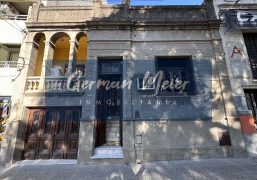 VENDO CASA CENTRICA - Zona La Rioja y Uruguay 