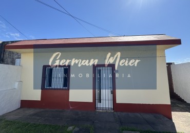 VENDO INMUEBLE ZONA DON BOSCO Y DIAZ VELEZ (DOS CASAS EN UNA)